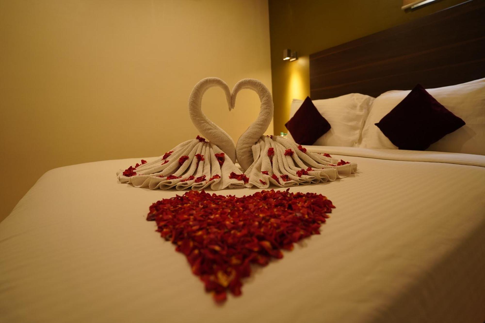 Hotel Metropolis Хубли Экстерьер фото