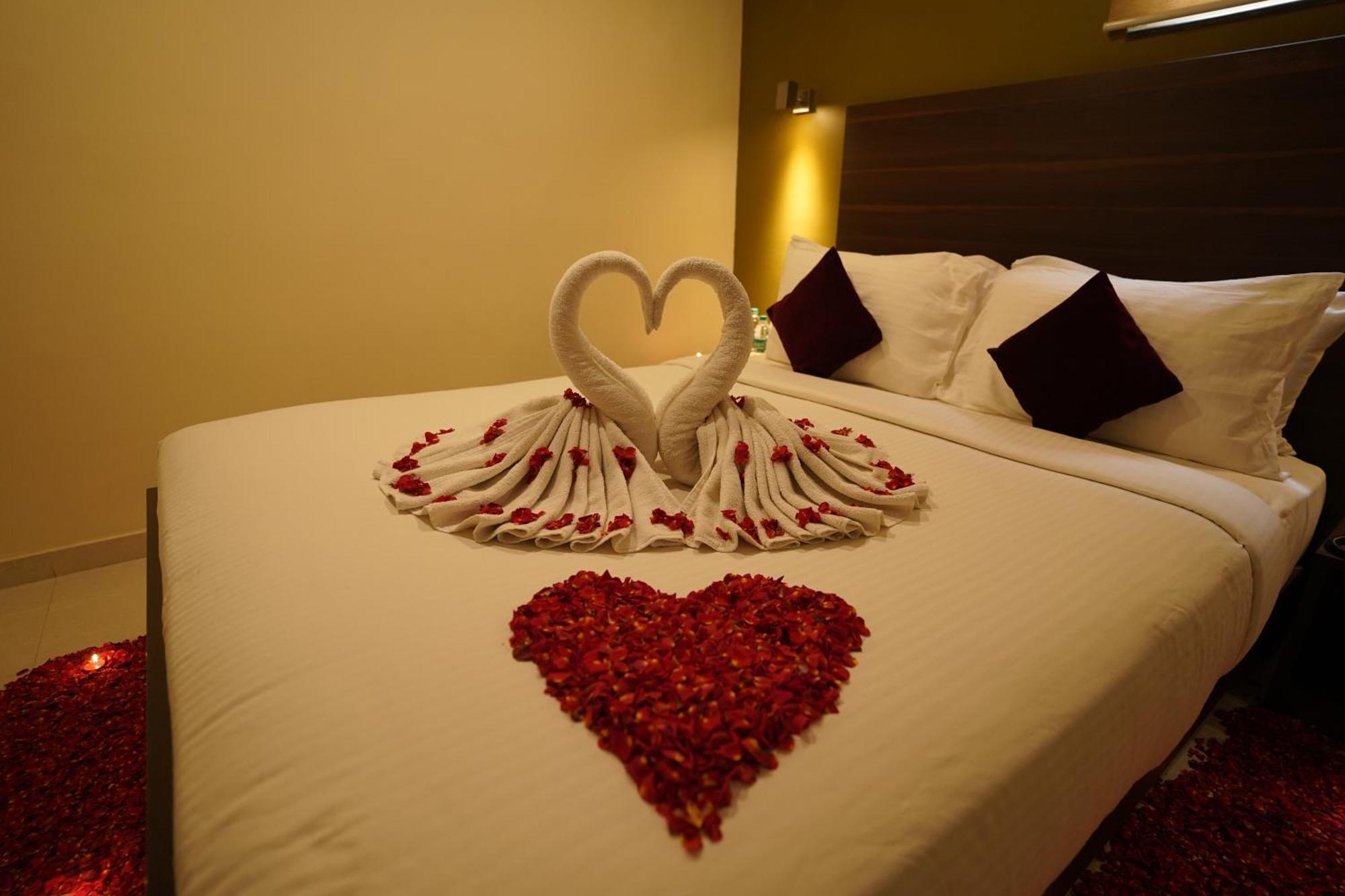 Hotel Metropolis Хубли Экстерьер фото